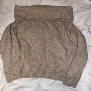 Cropped H&M sweater